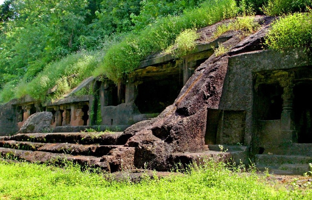 Panhalakaji Caves
